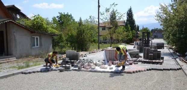  Sarımeşe’de parke seferberliği