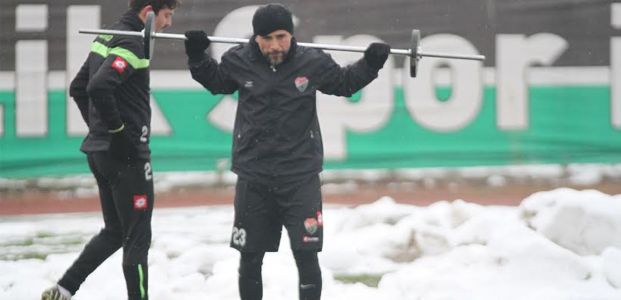  Taşdemir, Futbolcuların Pestilini Çıkardı