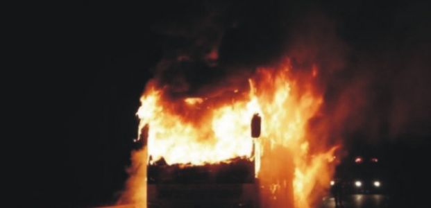  TEM'de otobüs alev alev yandı