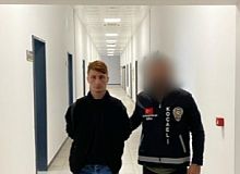 Hırsızlık, Resmî Belgede Sahtecilik, Suçundan Aranan Şahıs Yakalandı