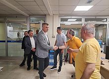 Başkan Sezer, Birimleri tek tek ziyaret ederek çalışanların bayramını kutladı