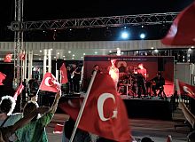 Zafer Meşalesi Milli İrade Meydanı’nda Gururla Yandı