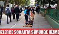 YÜZLERCE SOKAKTA SÜPÜRGE HİZMETİ