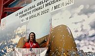 Körfezli Zeynep gümüş madalya aldı