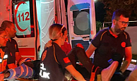İzmit'te Kaza: Motosiklet Otomobile Çarptı, İki Kişi Yaralandı