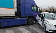 Kocaeli'nin Gebze ilçesinde, meydana gelen trafik kazasında 3 kişi yaralandı