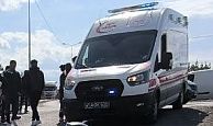 DİLOVASI'NDA MOTOSİKLET VE HAFRİYAT KAMYONU ÇARPIŞTI:2 YARALI