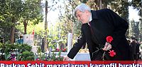 Başkan Karaosmanoğlu, Şehit mezarlarına karanfil bıraktı