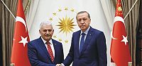  Binali Yıldırım kabine listesini Erdoğan'a sunuyor