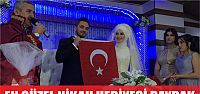  Çiftlere en güzel nikah hediyesi; Türk bayrağı