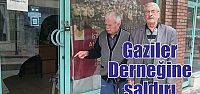  Gazi Derneği'nin camlarını kırdılar