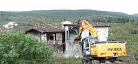  HATİPKÖY’DE 2 HARABE YAPI YIKILDI