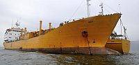 LPG yüklü gemi tahliye ediliyor