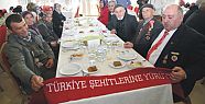 Şehit yakınları ve gazilerle yemekte buluştu