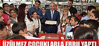 Üzülmez, Çocuklarla Ebru Sanatı Yaptı