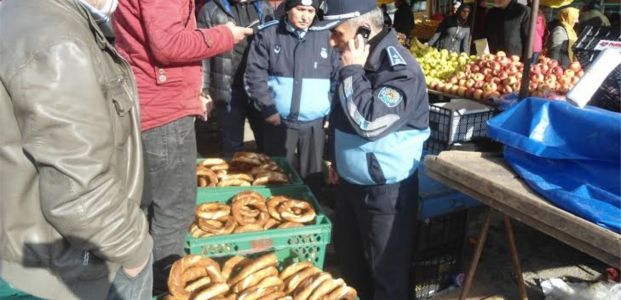  ZABITA’DAN AÇIKTA SİMİT SATIŞINA MÜDAHALE